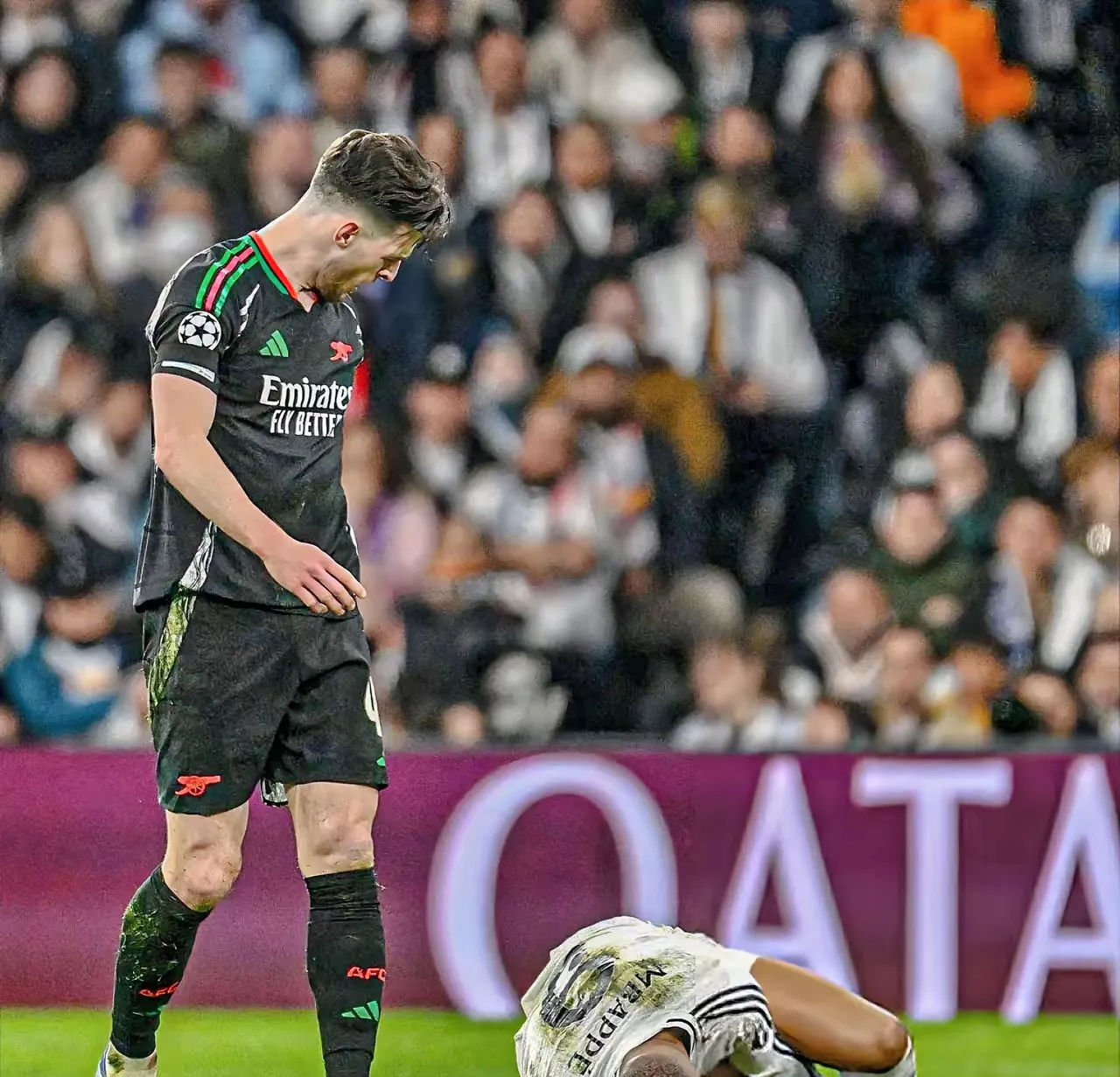 包含姆巴佩重返赛场,锐不可当首场状态出色,巴黎圣日耳曼观众沸腾!的词条