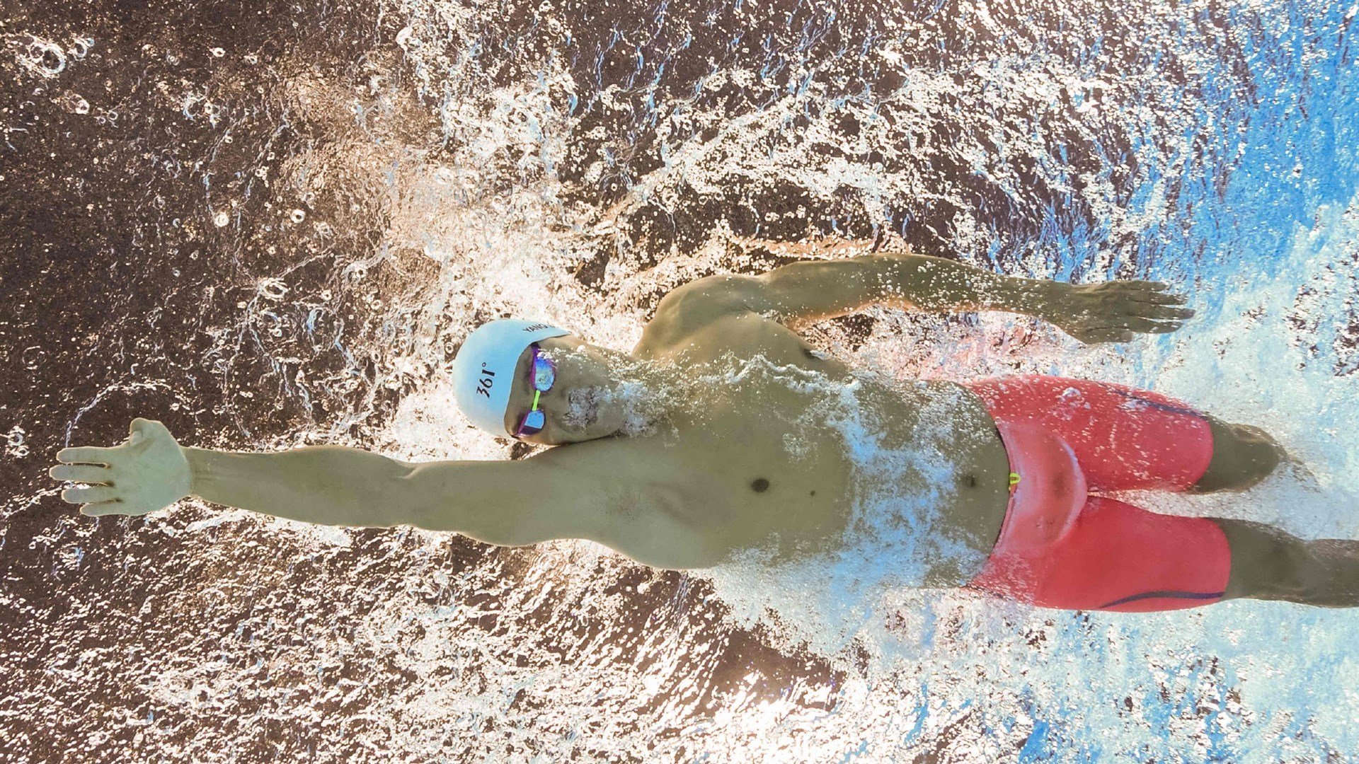 浓眉哥巅峰对决，穆雷与40分钟激战塞尔维亚队，惊险取胜胜负难料